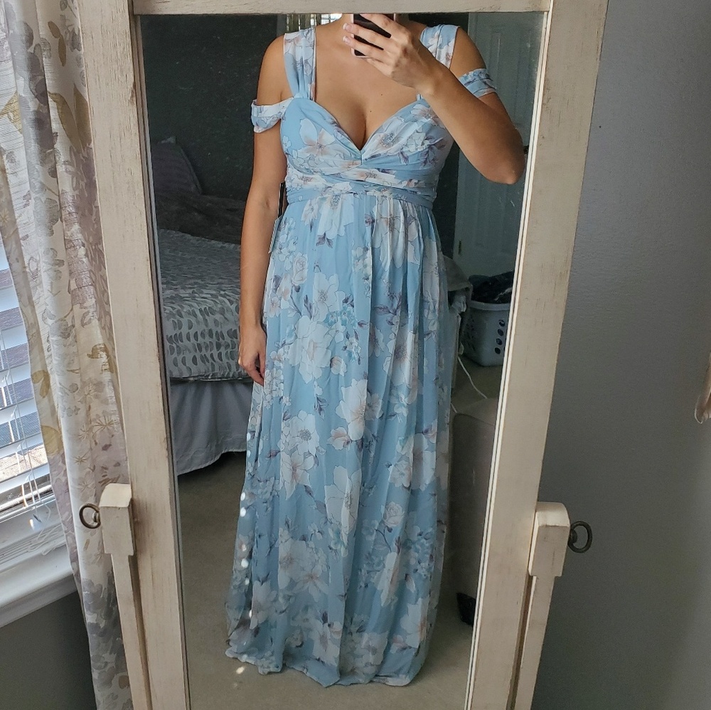 NEW WITH TAGS LULUS Brand Floral Maxi Dress